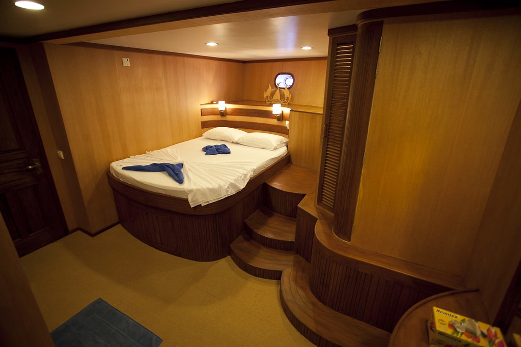 Motor Yacht Sachika junior suite
